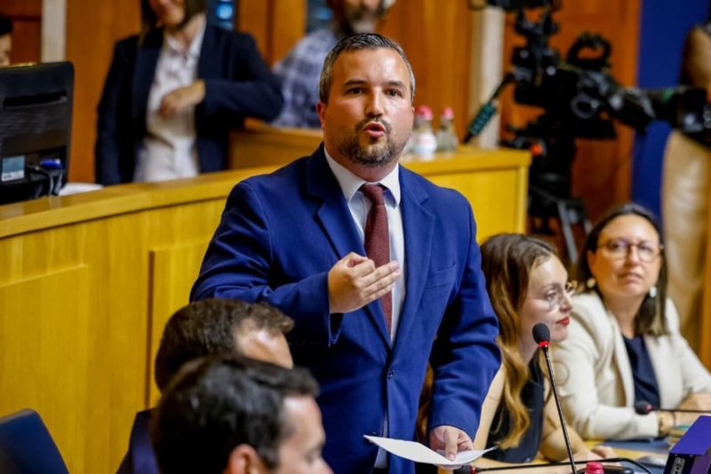 Diputado luso-venezolano critica al Partido Comunista Portugués por omitir presos políticos en una resolución sobre Venezuela