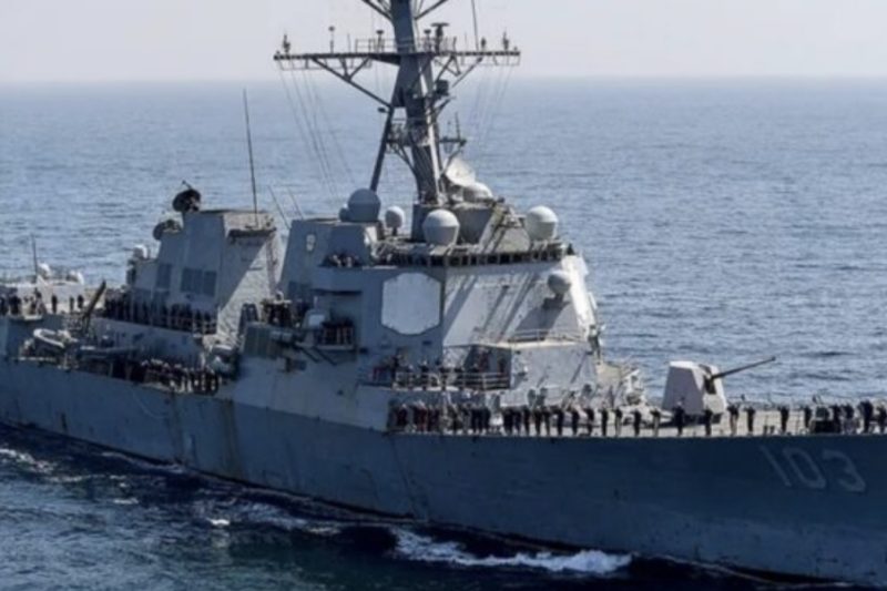 Accidente naval en el Caribe deja dos marineros con heridas leves tras colisión entre buques de la Marina de EE. UU.