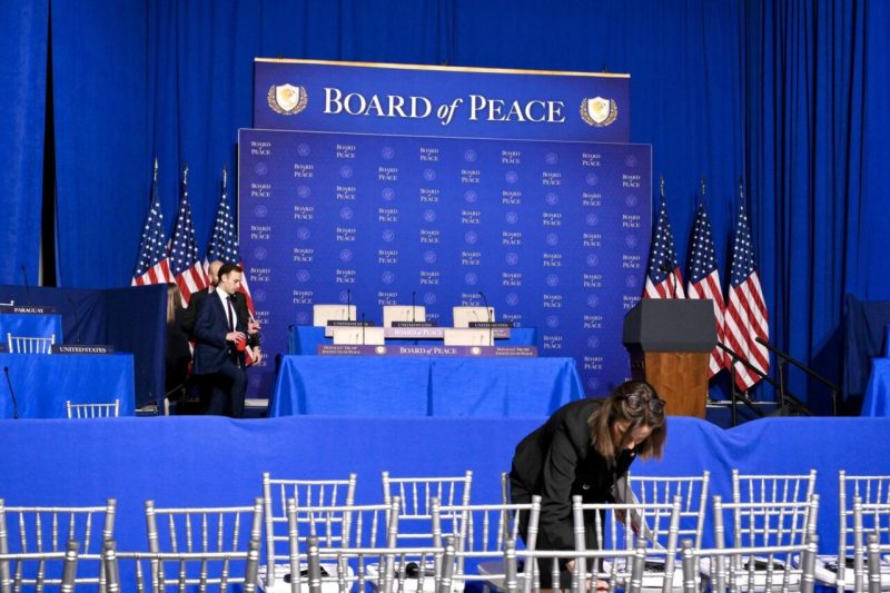 Junta de Paz de Trump reúne a más de 40 países en su primer encuentro internacional