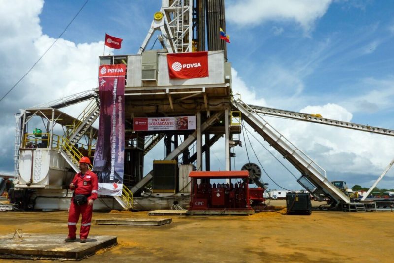 Trabajadores de PDVSA ven con cautela la reforma petrolera: entre la esperanza y el temor