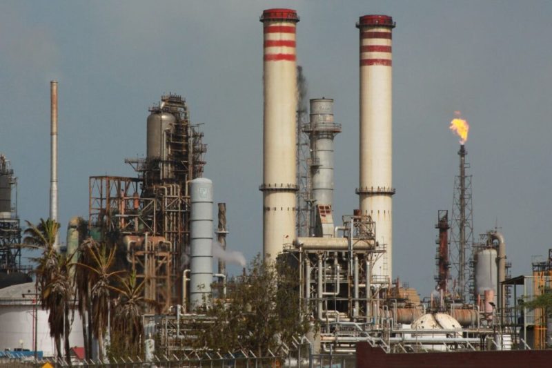Apagón eléctrico deja fuera de servicio por dos días a la refinería Amuay: impacto, causas y desafíos del corazón petrolero de Venezuela