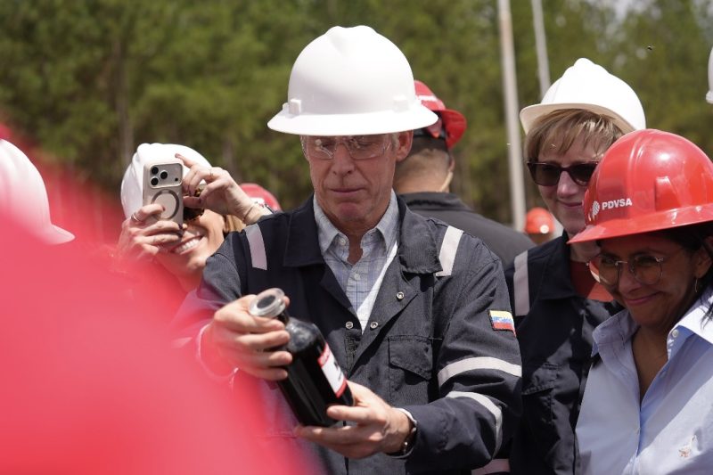 Trump apuesta por el petróleo para impulsar la recuperación económica de Venezuela, afirma su secretario de Energía