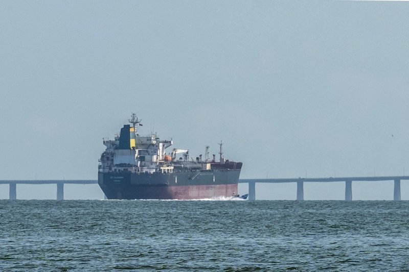 Repsol recibe petróleo venezolano en Bilbao