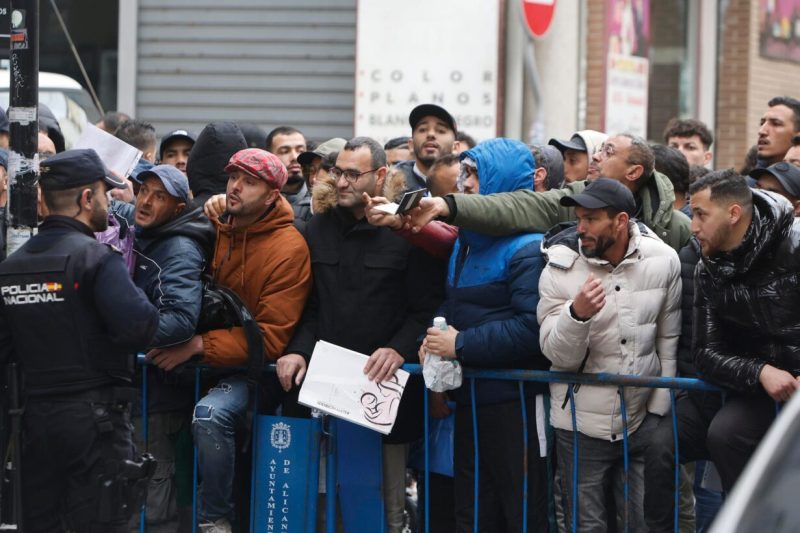 Migración en España: expectativas y desafíos tras la regularización extraordinaria anunciada por el Gobierno