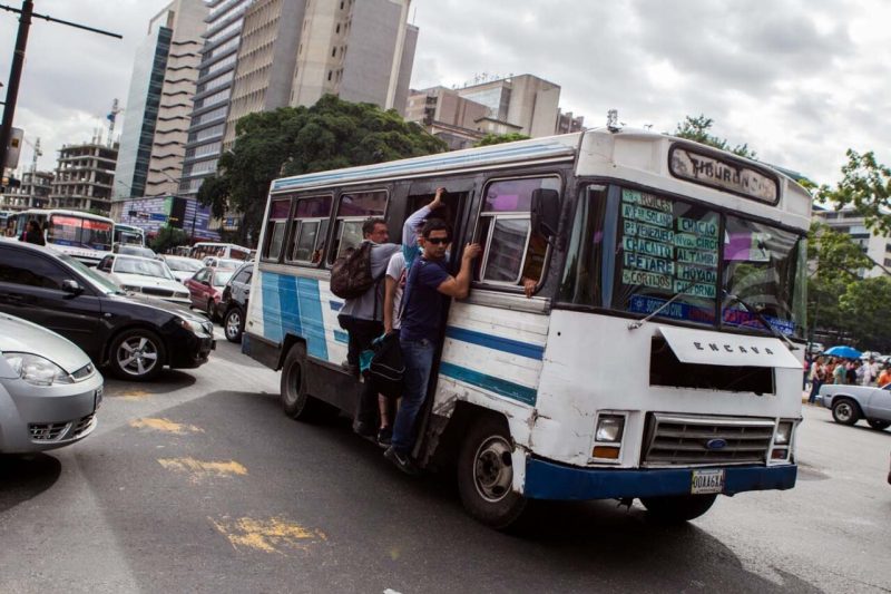 Transportistas denuncian que la tarifa del pasaje en 100 bolívares quedó desfasada en Venezuela