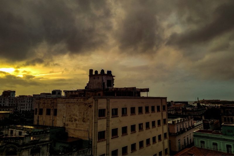 Colapso energético en Cuba alcanza nivel histórico: apagones dejan al 64% del país sin electricidad