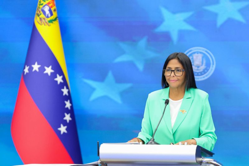 Ingreso mínimo integral en Venezuela aumenta a 240 dólares tras años de estancamiento