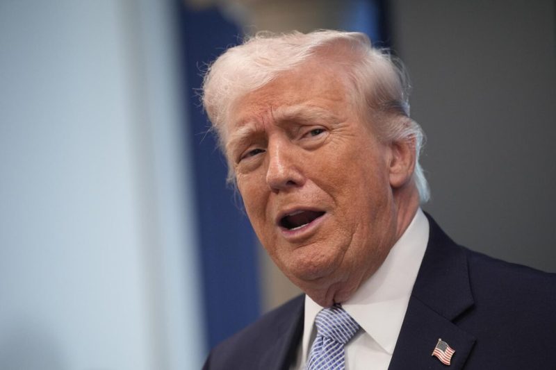 Trump afirma ser el político más popular en Venezuela y genera polémica internacional